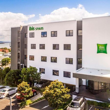 Ibis Styles The Entrance Hotel Exterior photo