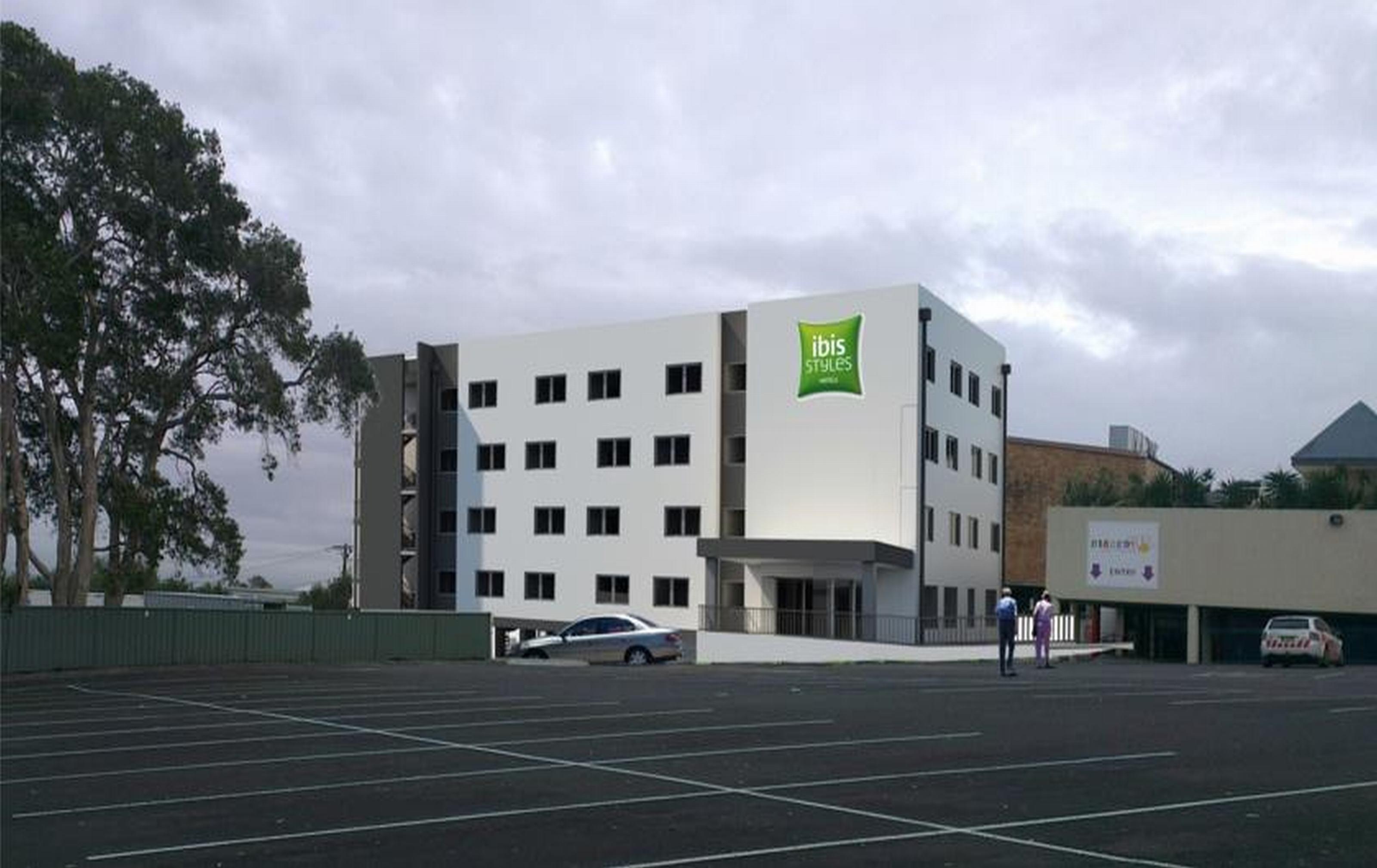 Ibis Styles The Entrance Hotel Exterior photo