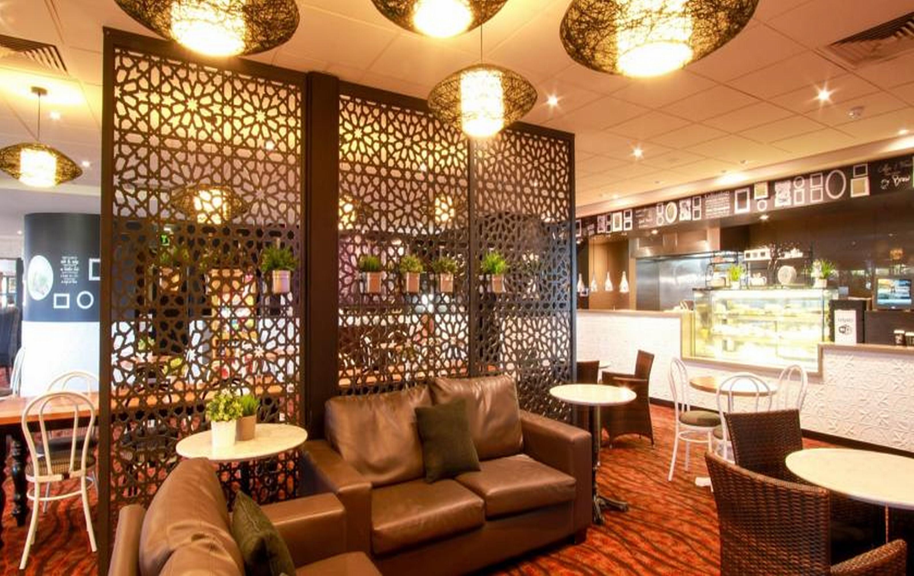 Ibis Styles The Entrance Hotel Exterior photo