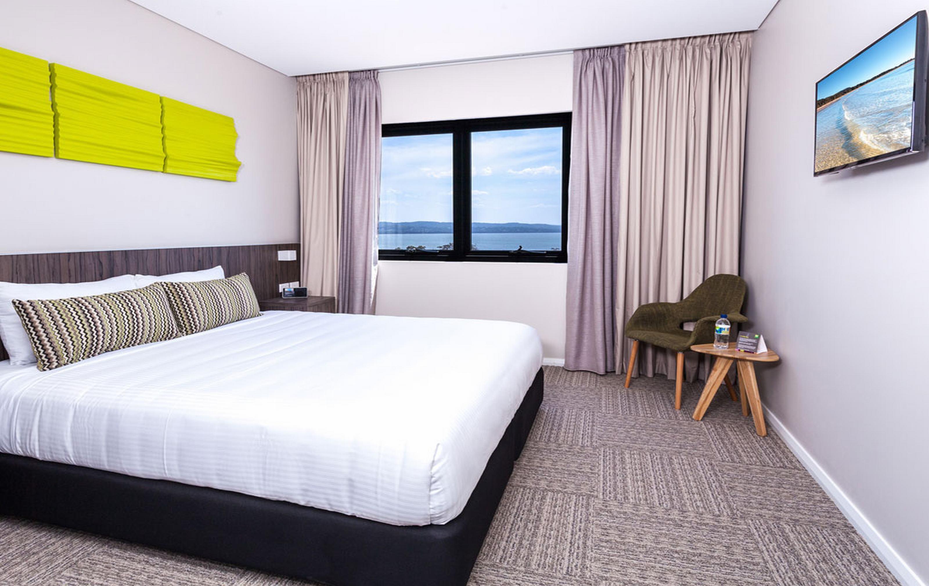 Ibis Styles The Entrance Hotel Exterior photo