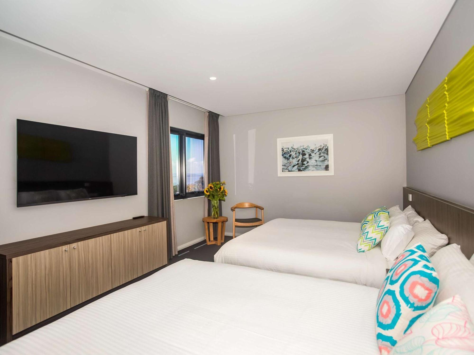 Ibis Styles The Entrance Hotel Exterior photo