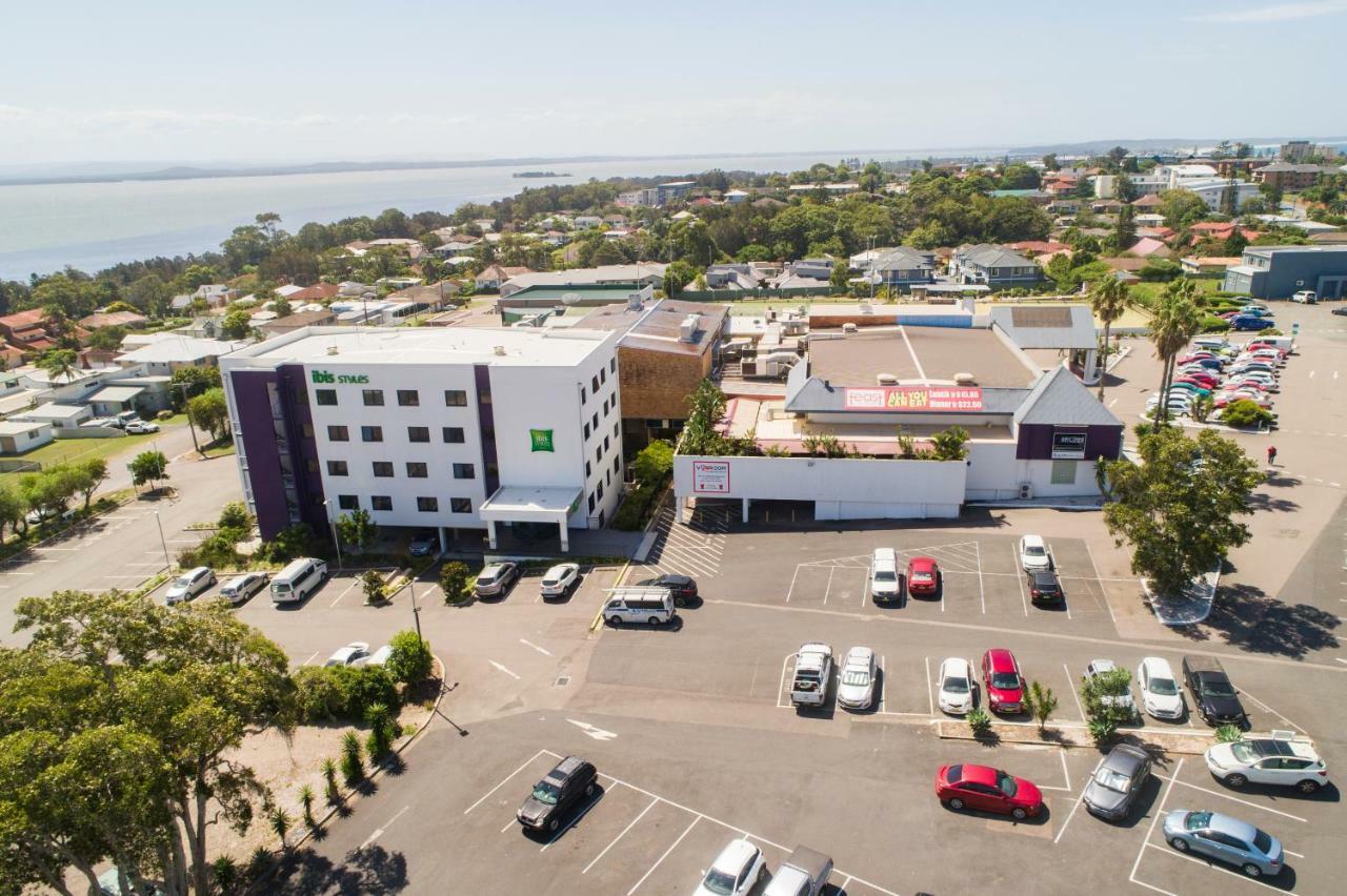 Ibis Styles The Entrance Hotel Exterior photo