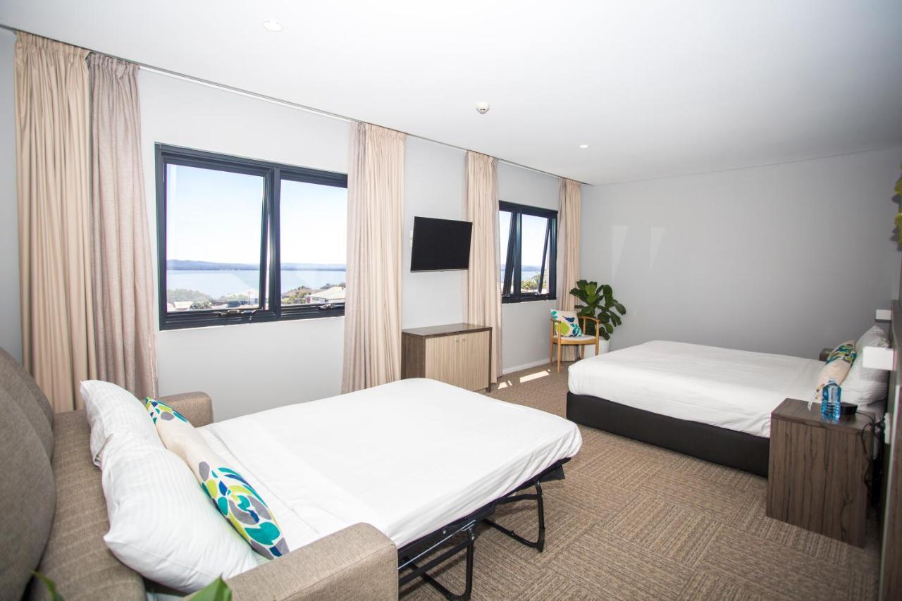 Ibis Styles The Entrance Hotel Exterior photo